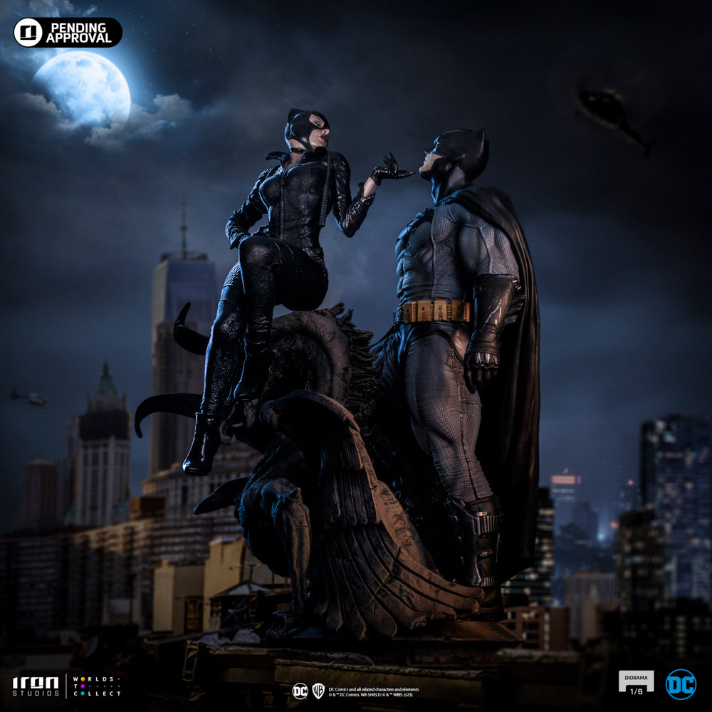 Pre-Order Iron Studios DC Comics Batman and Catwoman Sixth Scale Diorama